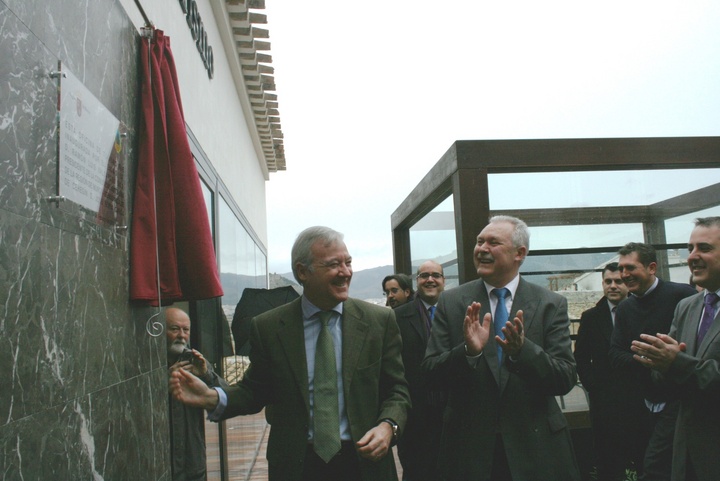 Valcárcel inaugura la nueva Oficina de Turismo de Cehegín