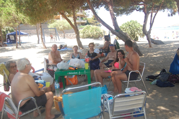Los Centros Sociales de Mayores organizan excursiones a las playas del Mar Menor