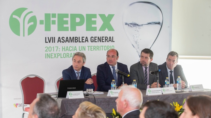 El presidente de la Comunidad clausura la Asamblea General de la Federación Española de Asociaciones de Productores Exportadores de Frutas y Hortalizas (3)