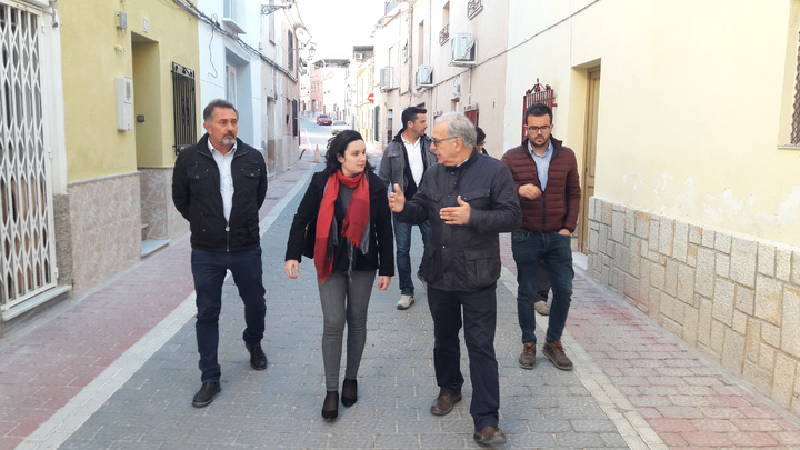 Visita a las obras de renovación urbana de la calle Escalante, en Lorca