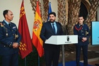 López Miras, junto a los alumnos que han concluido este curso su formación en la Academia General del Aire (2)