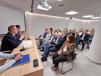 Reunión del director general de Administración Local, Francisco Abril, junto con el presidente de la Federación de Municipios, Víctor López, y alcaldes...