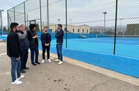 El director general de Deportes, Fran Sánchez, y la alcaldesa, María Ángeles Túnez, durante su visita a las instalaciones. 