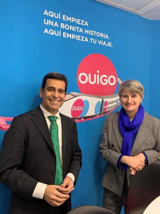 El Gobierno regional expone a Ouigo las oportunidades de negocio de la nueva línea de Alta Velocidad a la Región, "que cuenta con servicios manifiestamente insuficientes"