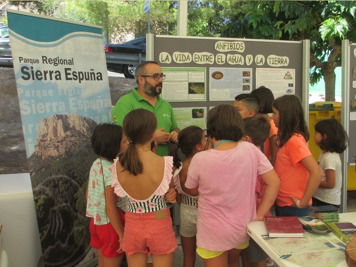 Participantes en la campaña de educación ambiental que se desarrolló en las pedanías del Parque Regional de Sierra Espuña el pasado año