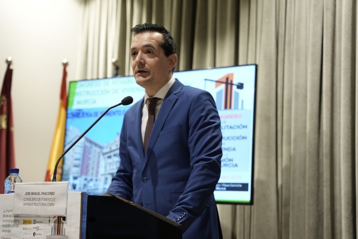 El consejero de Fomento e Infraestructuras, José Manuel Pancorbo, clausuró hoy el I Congreso de Rehabilitación y Construcción de Vivienda de la Región de Murcia.