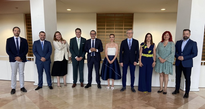 El consejero de Salud asiste a la graduación de la XII Promoción de Enfermería de la Universidad de Murcia