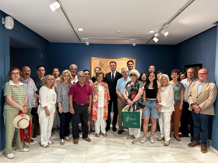 El consejero Marcos Ortuño da la bienvenida a la Comunidad a una delegación de la Casa Regional de Murcia en Valencia