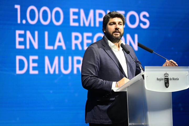 López Miras, en la presentación del proyecto de NTT Data en la Región de Murcia (2)