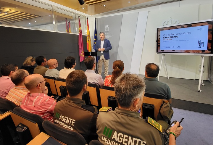 El consejero de Medio Ambiente, Universidades, Investigación y Mar Menor, Juan María Vázquez, inauguró la jornada 'Territorio Lince, sobre la conservación...