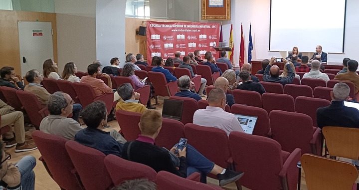 La consejera de Empresa, Empleo y Economía Social, Marisa López Aragón, en el encuentro de innovación en la UPCT (I)